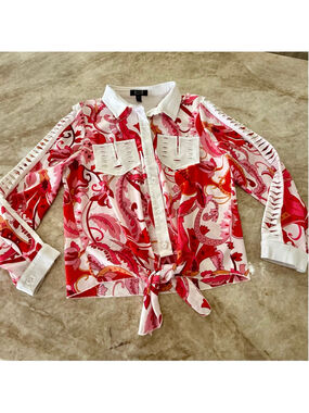A.Z.I. Red Pink Floral Button Down Shirt Medium tie front cuff collar cut outs.